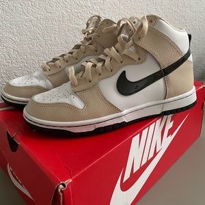 WOMEN'S NIKE DUNK HIGH